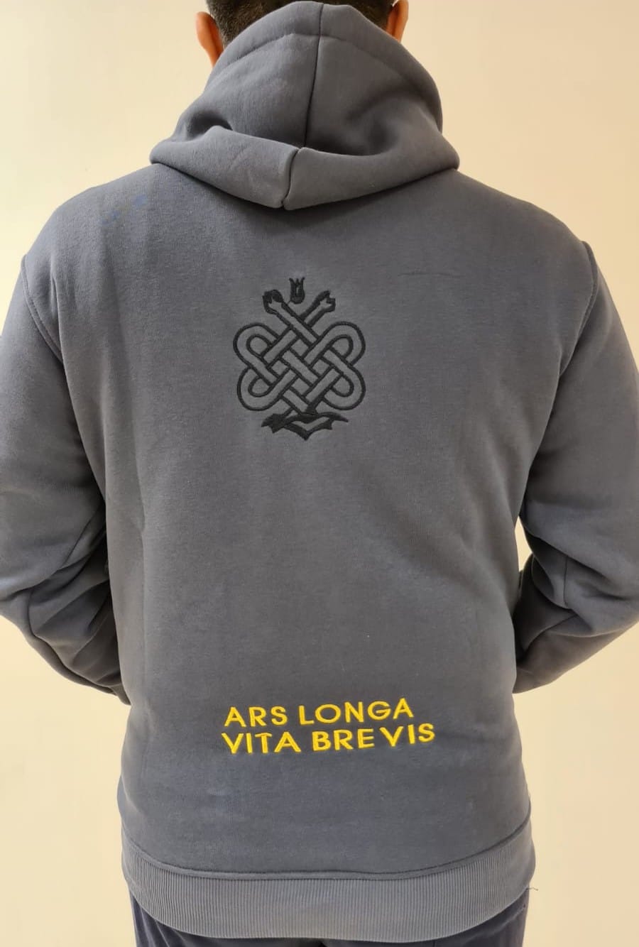 Kampüs Şıklığı: 2023’ün En Trend Üniversite Sweatshirt Tasarımları